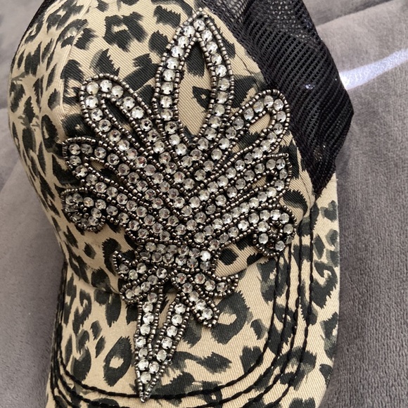 Women’s Rhinestone Trucker hat - Picture 2 of 4
